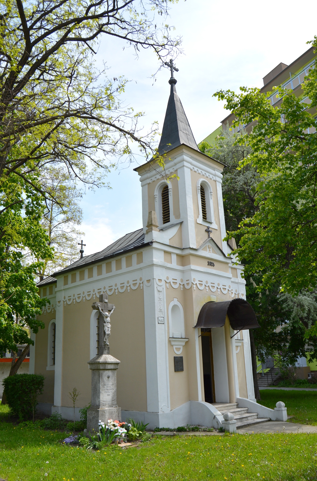 ersekujvar-szent-antal-kapolna (2)