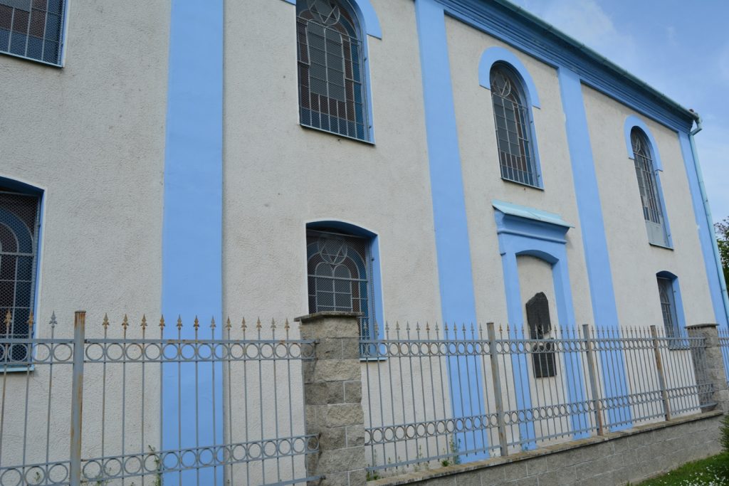 ersekujvar-ortodox-zsinagoga (6)