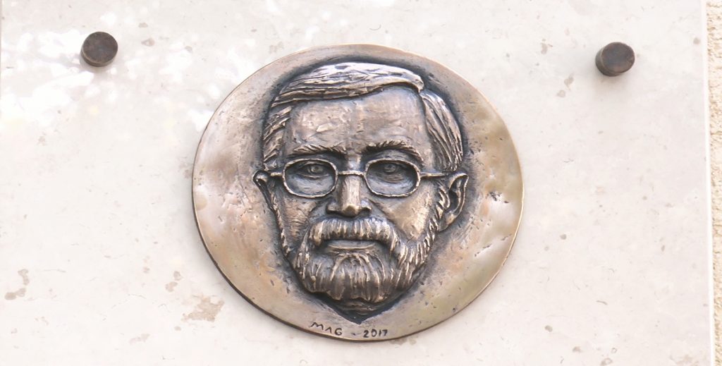 vaghosszufalu-toth-karoly-emlektabla-2