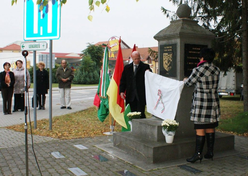 nagymegyer-emlektabla-leleplezes