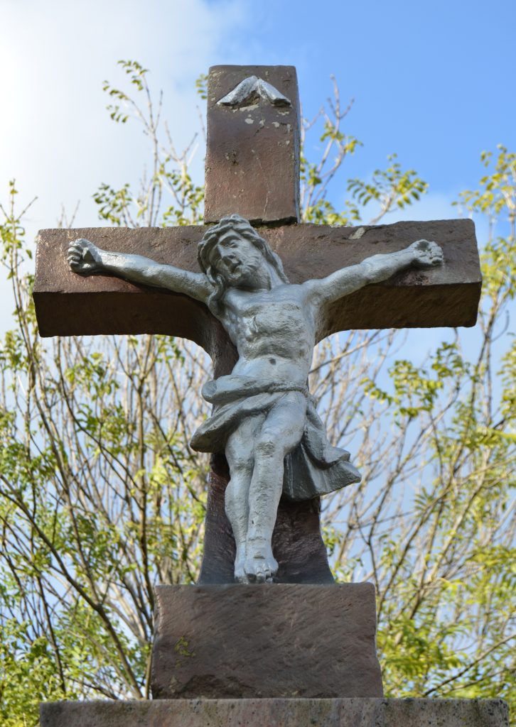 garamlok-katolikus-temeto-kozponti-kereszt (6)