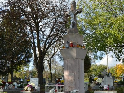 garamlok-katolikus-temeto-kozponti-kereszt (3)