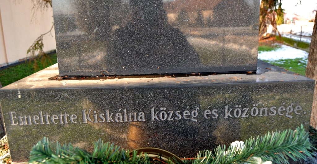 garam-kis-kalna-1-vilghaboru-emlekmu (8)