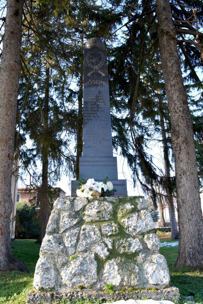 garam-kis-kalna-1-vilghaboru-emlekmu (4)