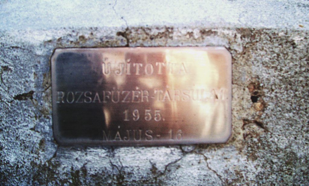 kohidgyarmat-fejesdomb-kokereszt-reztabla