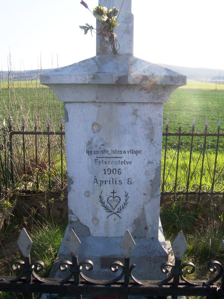 kohidgyarmat-fejesdomb-kokereszt-felirat