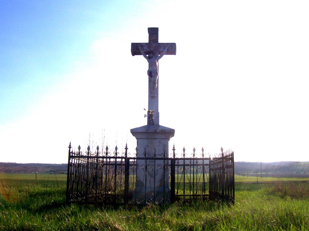 kohidgyarmat-fejesdomb-kokereszt-1