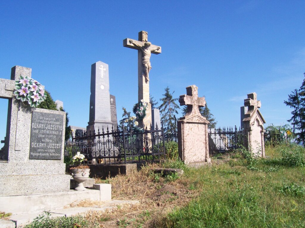 kohidgyarmat-kistatai-temeto-nagykeresztje-2