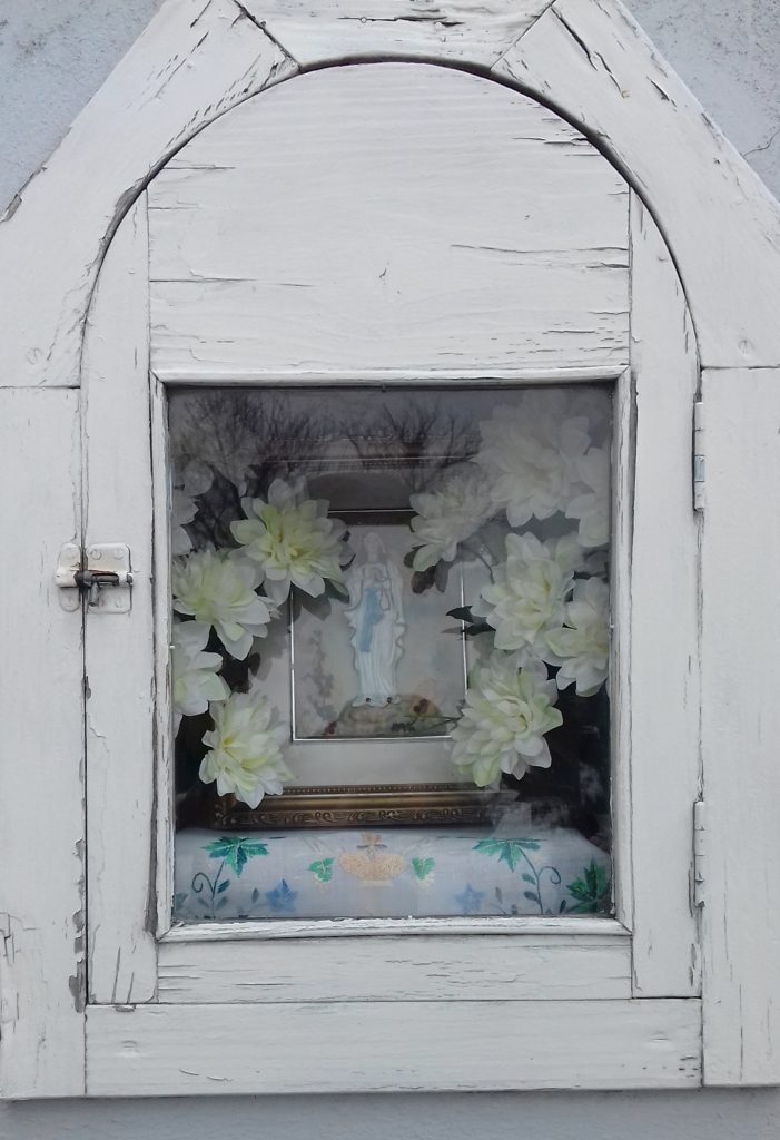 kohidgyarmat-szoborfulkes-keposzlop-kistatai-temeto (1)