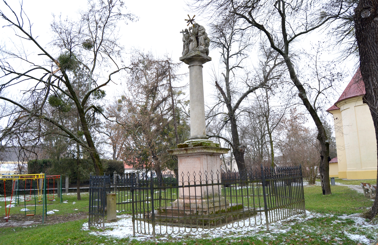 guta-szentharomsag-szobor (2)