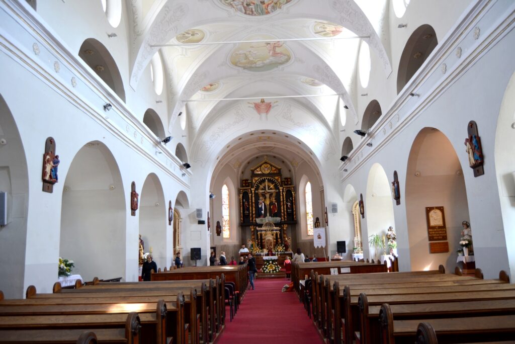 ersekujvar-katolikus-templom (24)