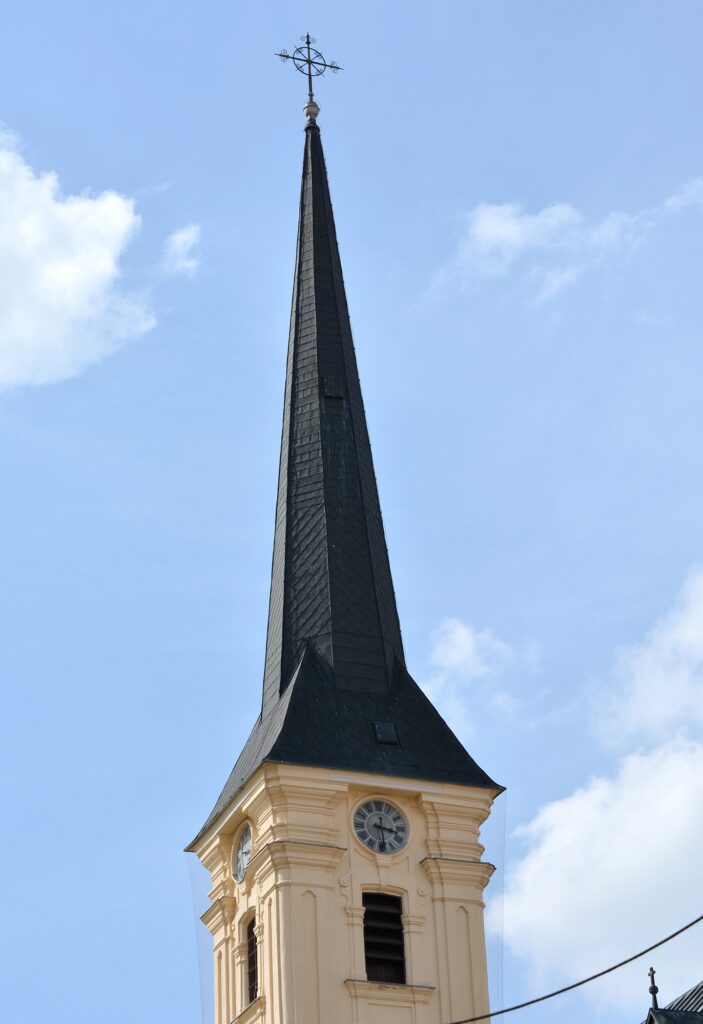 ersekujvar-katolikus-templom (16)