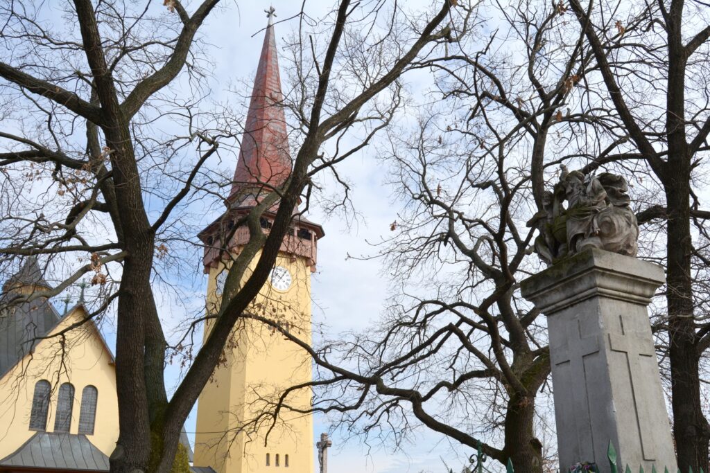 ogyalla-szentharomsag-szobor (4)