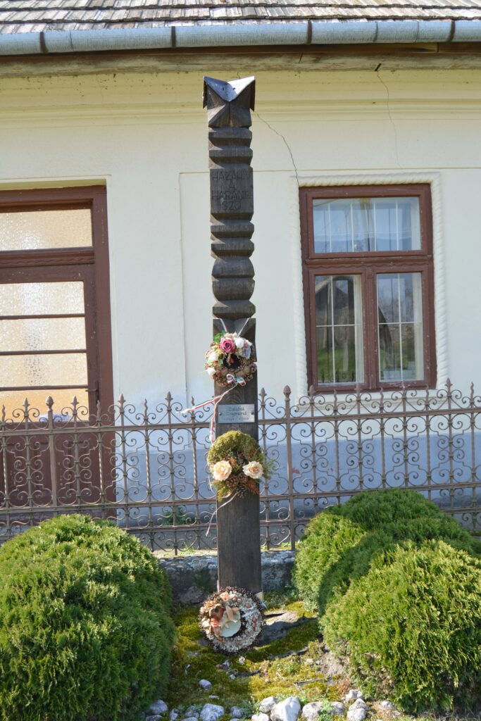 ipolypaszto-zalabai-emlekhaz-kopjafa (1)
