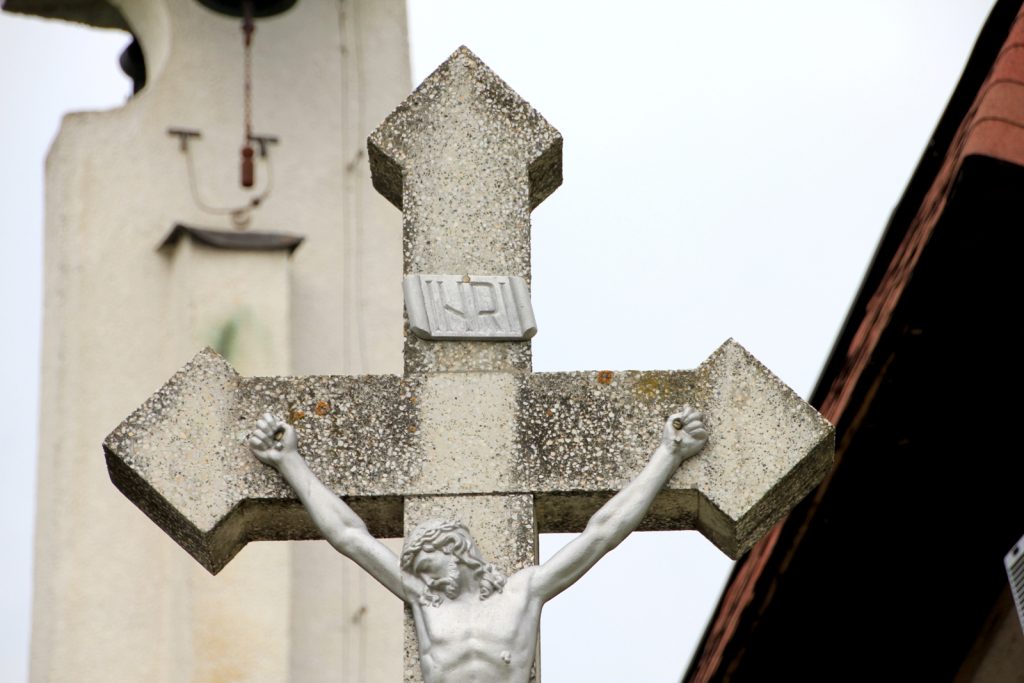 szlovakgyarmat-templomkerti-kereszt-5
