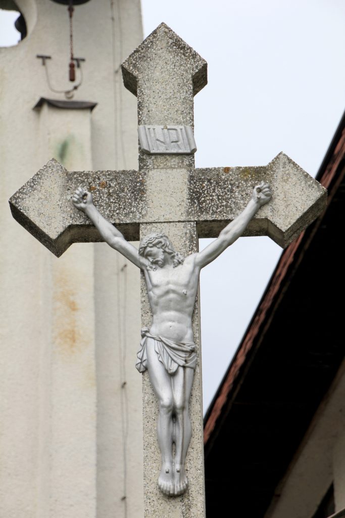 szlovakgyarmat-templomkerti-kereszt-4