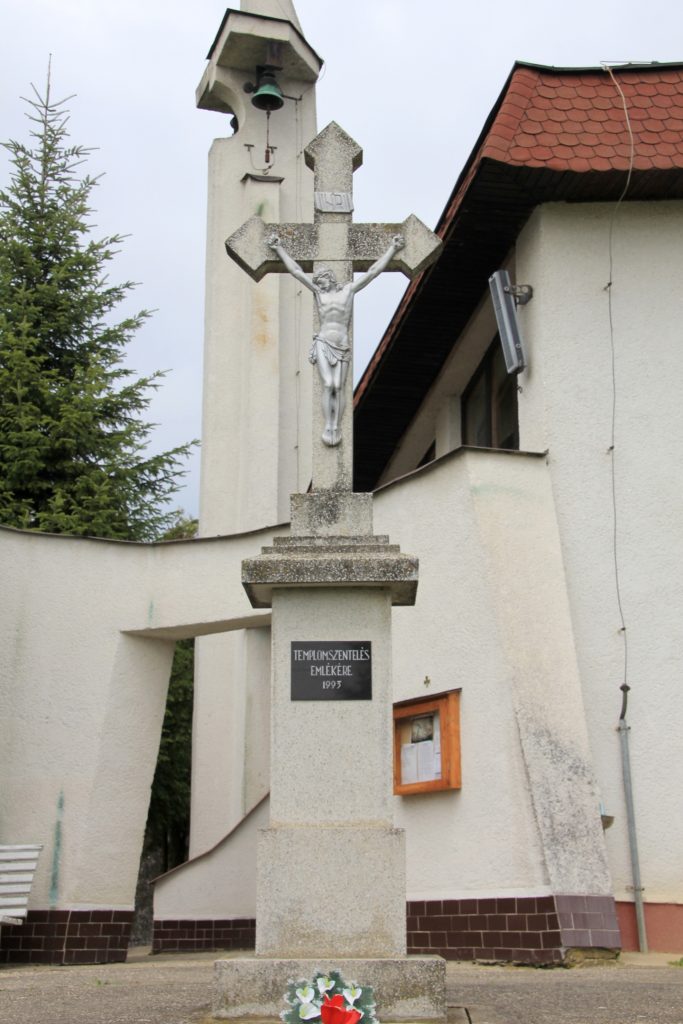 szlovakgyarmat-templomkerti-kereszt-2
