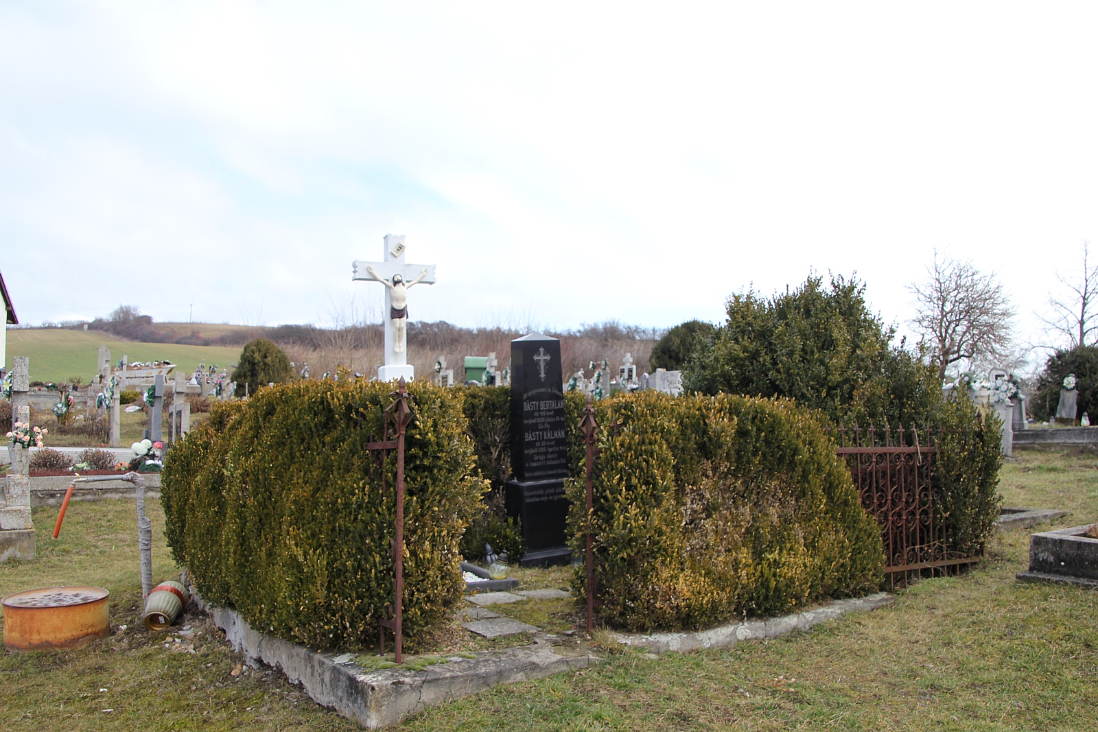 inam-basti-bertalan-sirmeleke-1