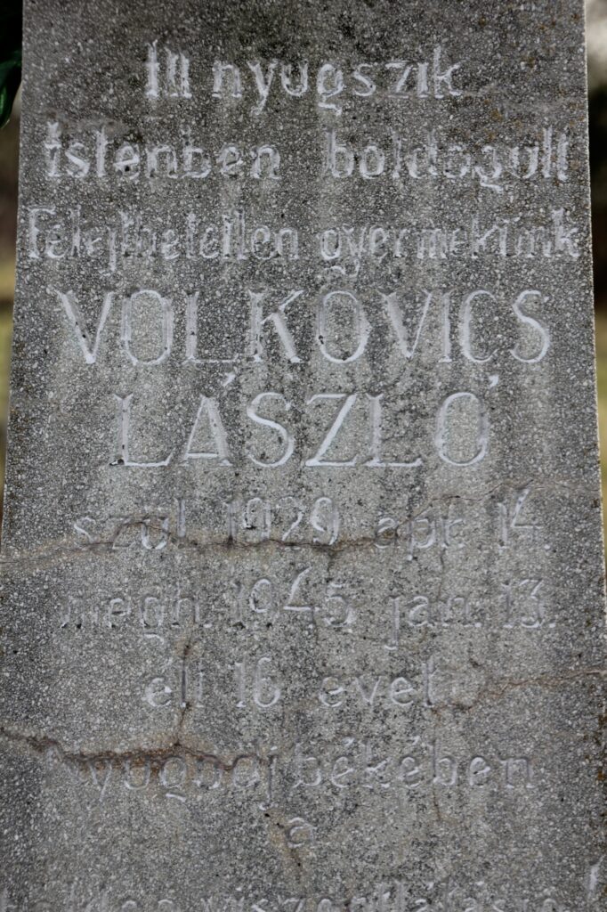 inam-volkovics-laszlo-sirhelye-3