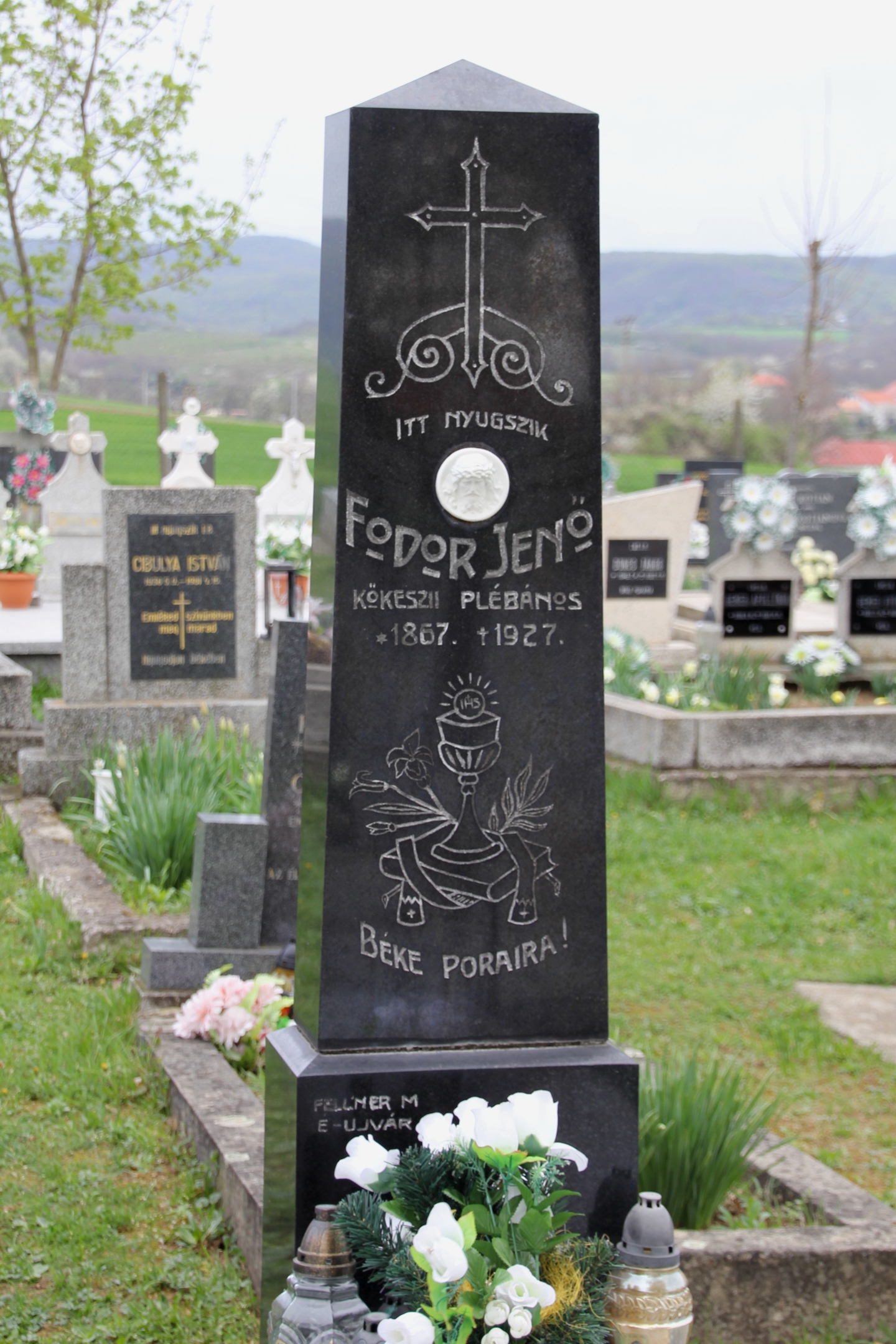 kokeszi-fodor-jeno-plebanos-siremleke