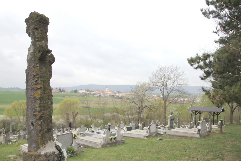 kokeszi-csonka-kereszt-oregtemeto-7