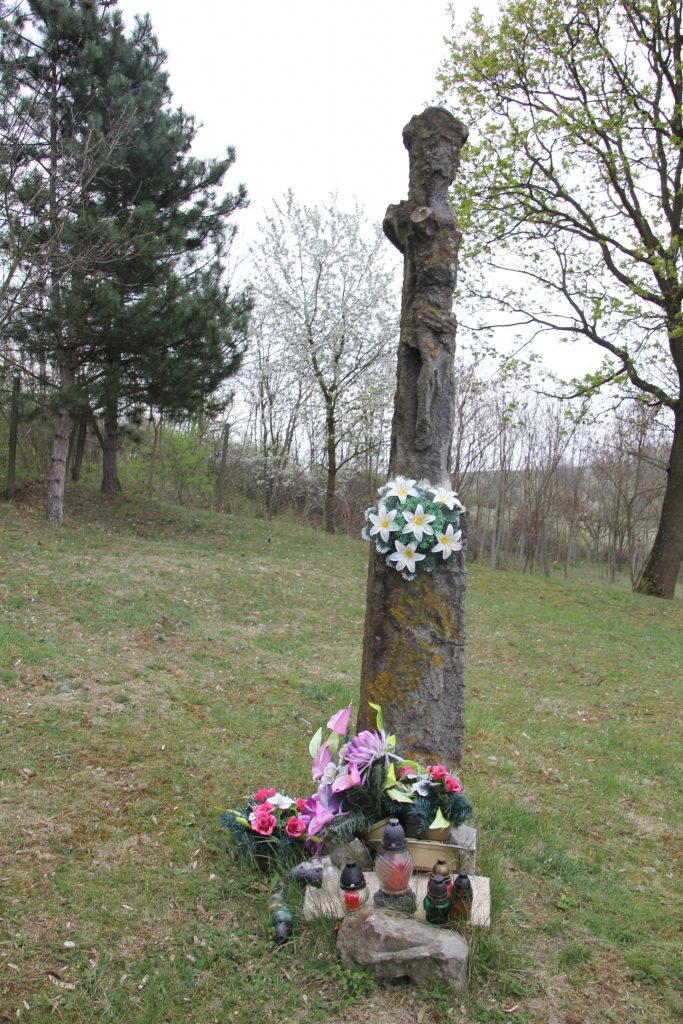 kokeszi-csonka-kereszt-oregtemeto-4