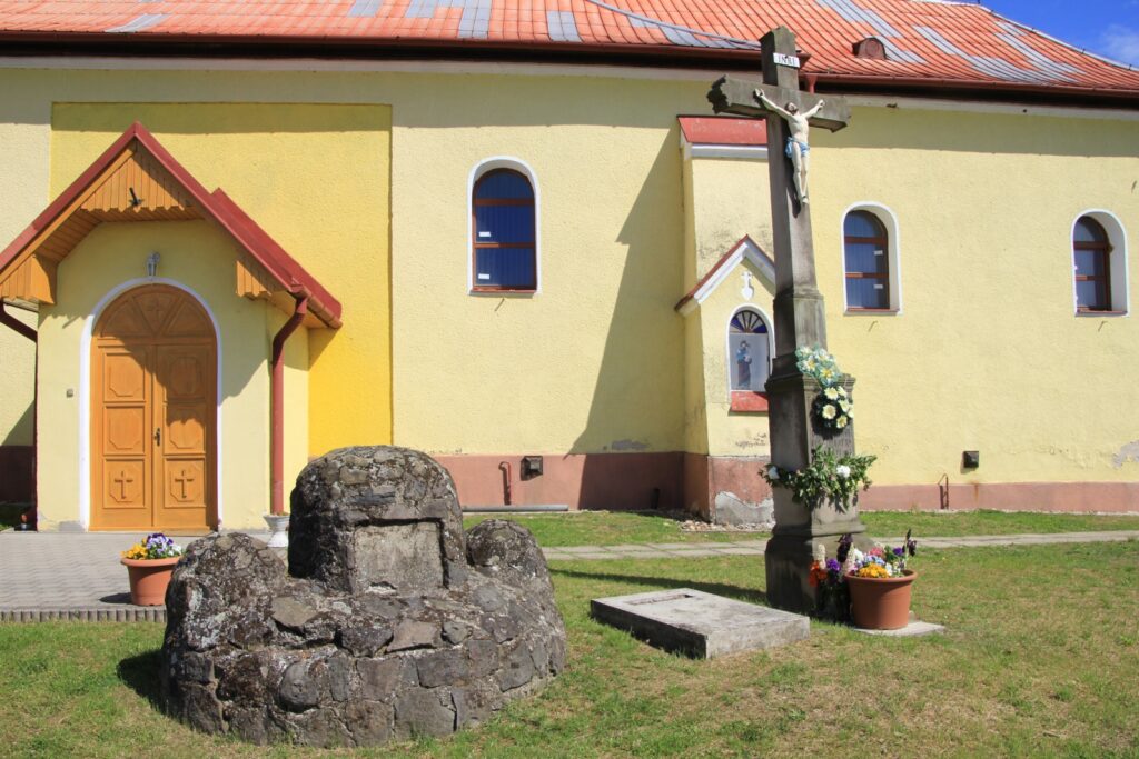 kokeszi-orszagzaszlo-tarto-1