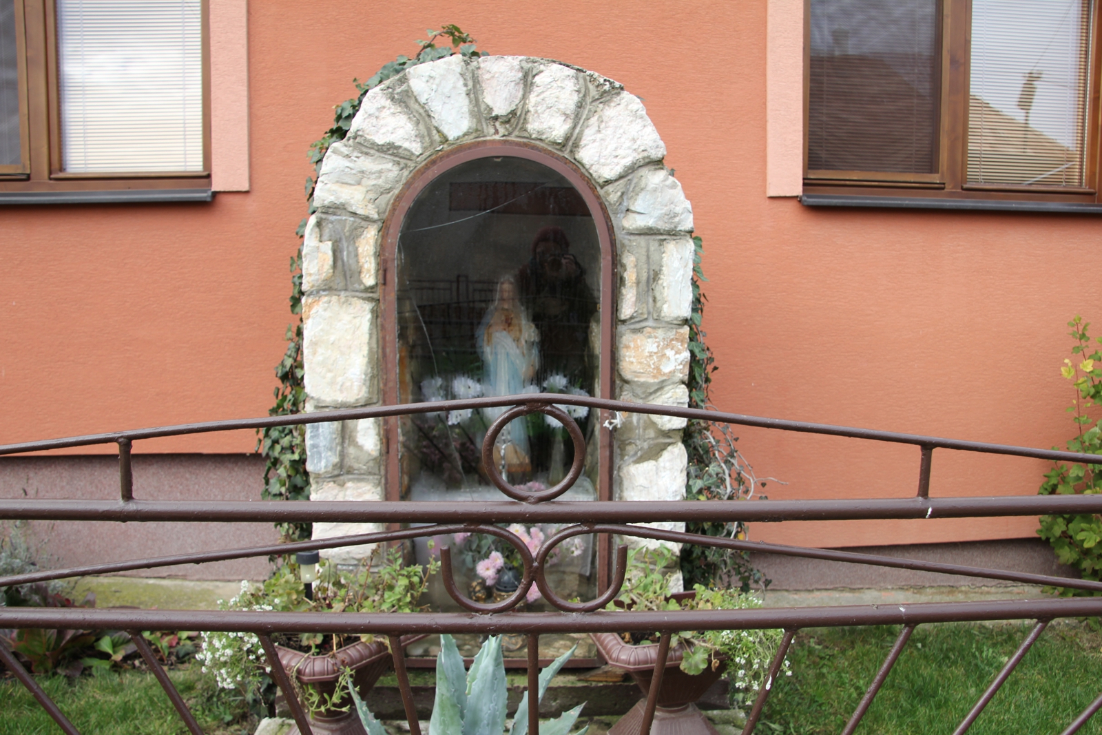 lukanenye-399-szuz-maria-szeplotlen-szive-1