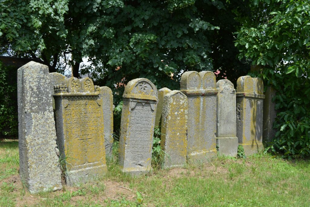 felsoszecse-regi-sirok (8)