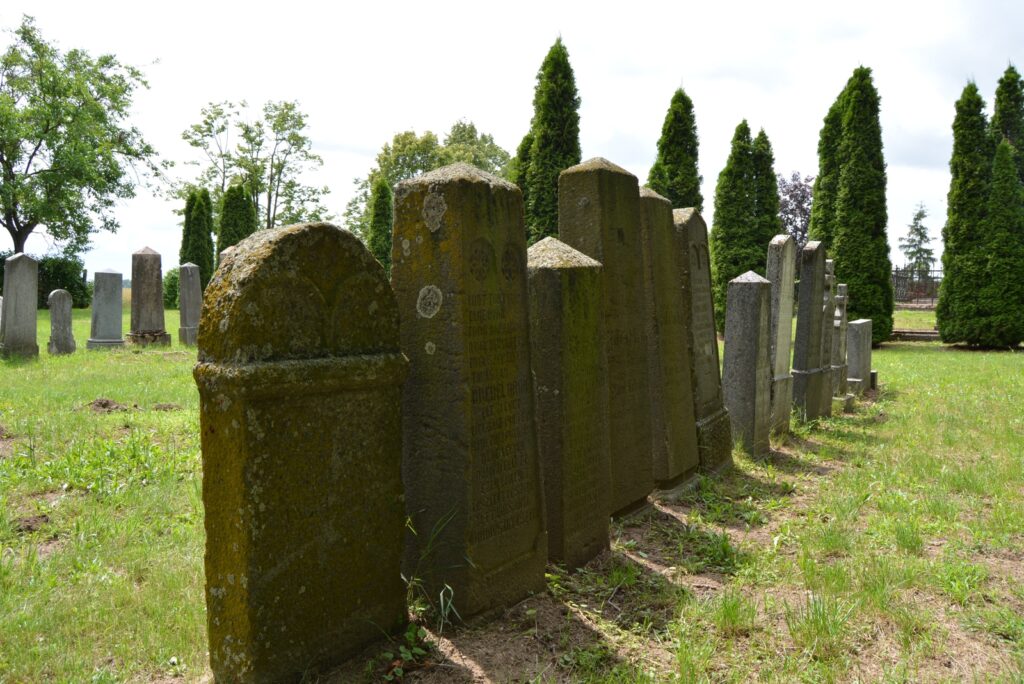 felsoszecse-regi-sirok (5)