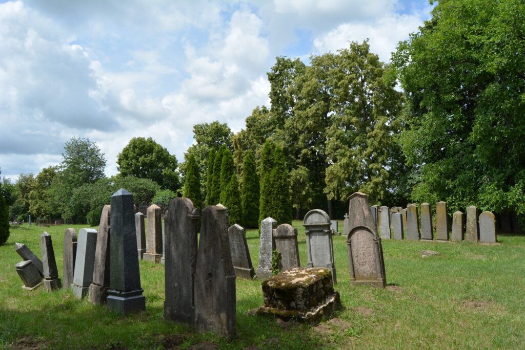 felsoszecse-regi-sirok (2)