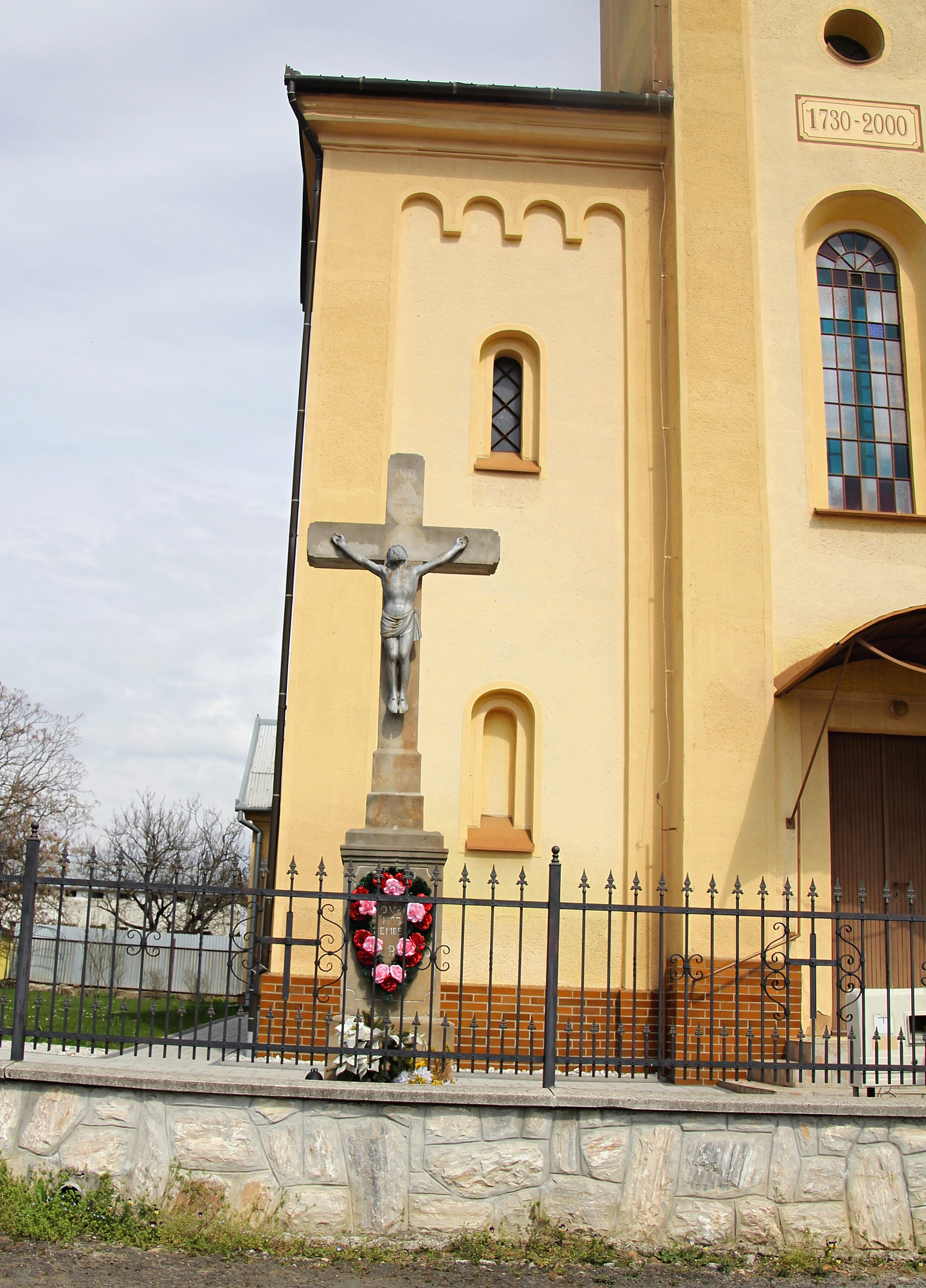 leszenye-templomkerti-kereszt-1