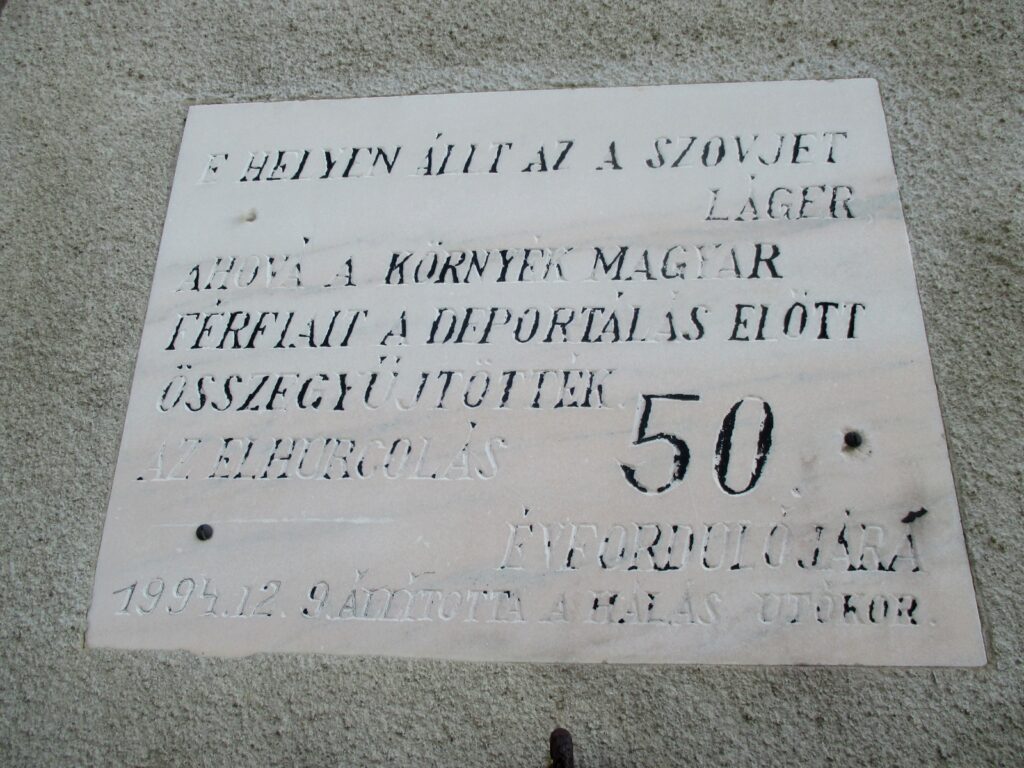 deregnyo-lonyai-kastely-emlektabla (1)