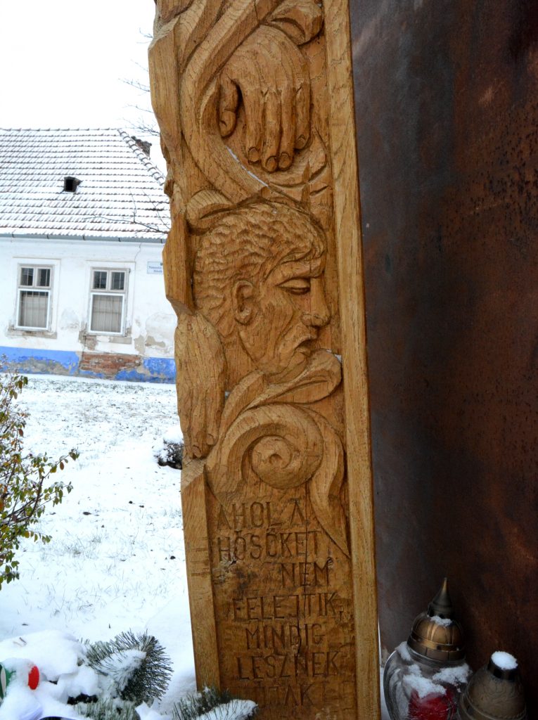 kismacsed-1956-os-emlekmu (11)