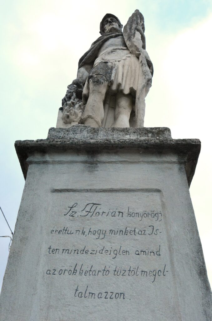 nagymacsed-szent-florian-szobra (2)