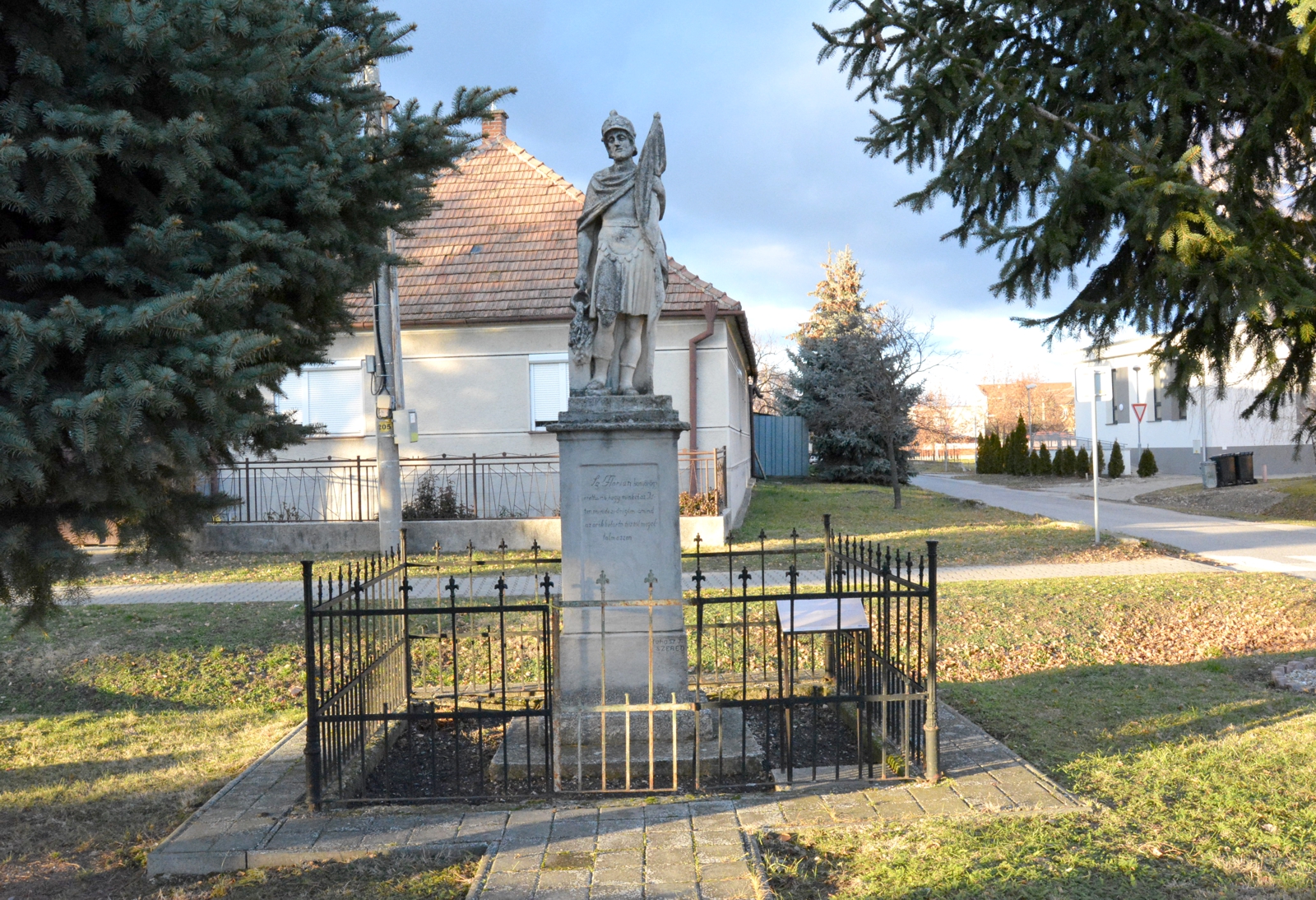 nagymacsed-szent-florian-szobra (1)