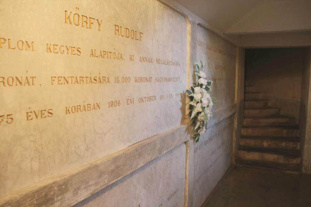 rarosmulyad-korfy-rudolf-sirja-1