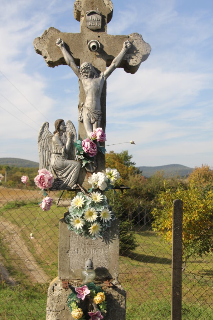 sirak-hetfajdalmu-szuzanya-keresztje-1