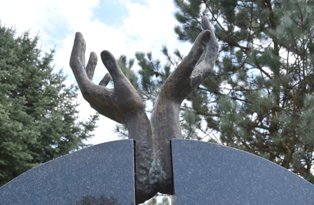 lonto-2-vilaghaborus-emlekmu (8)