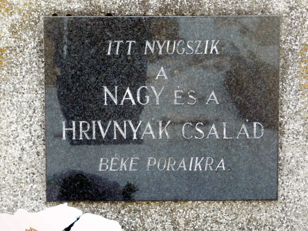 nemesradnot-hrivnyak-csalad-sirja (4)