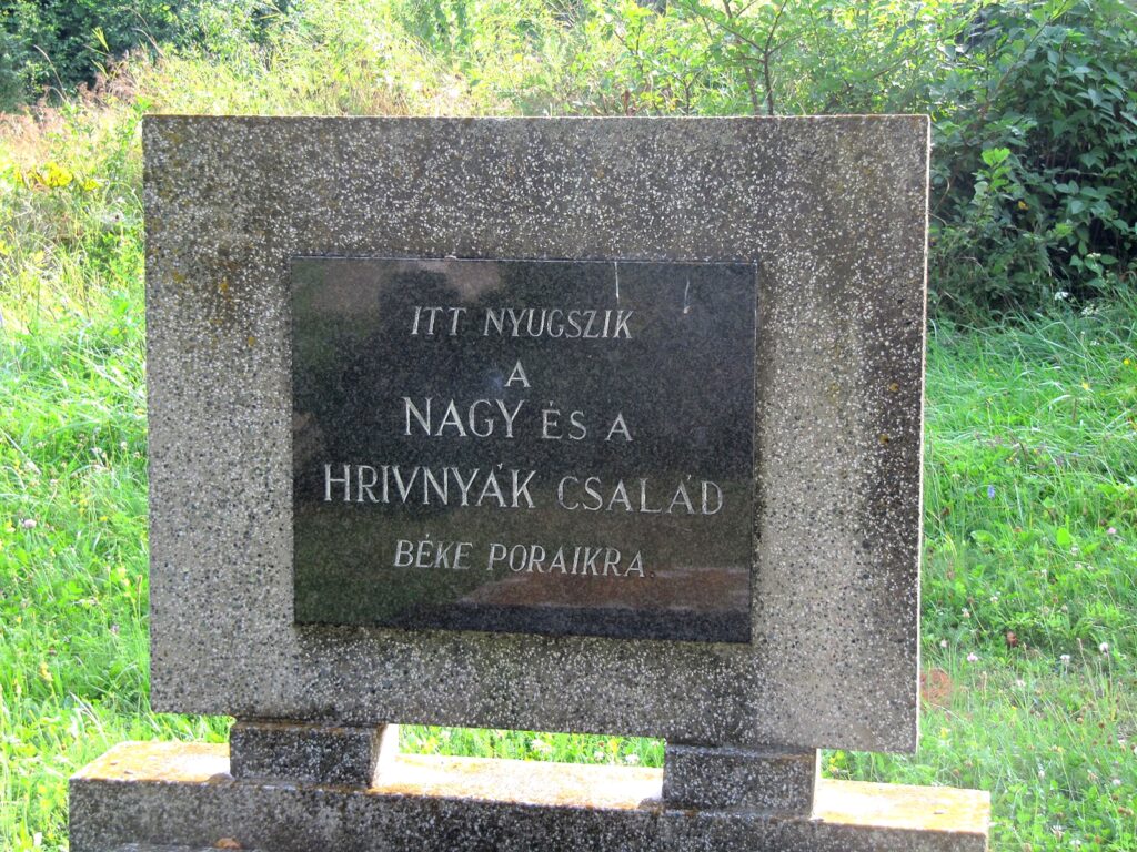 nemesradnot-hrivnyak-csalad-sirja (3)