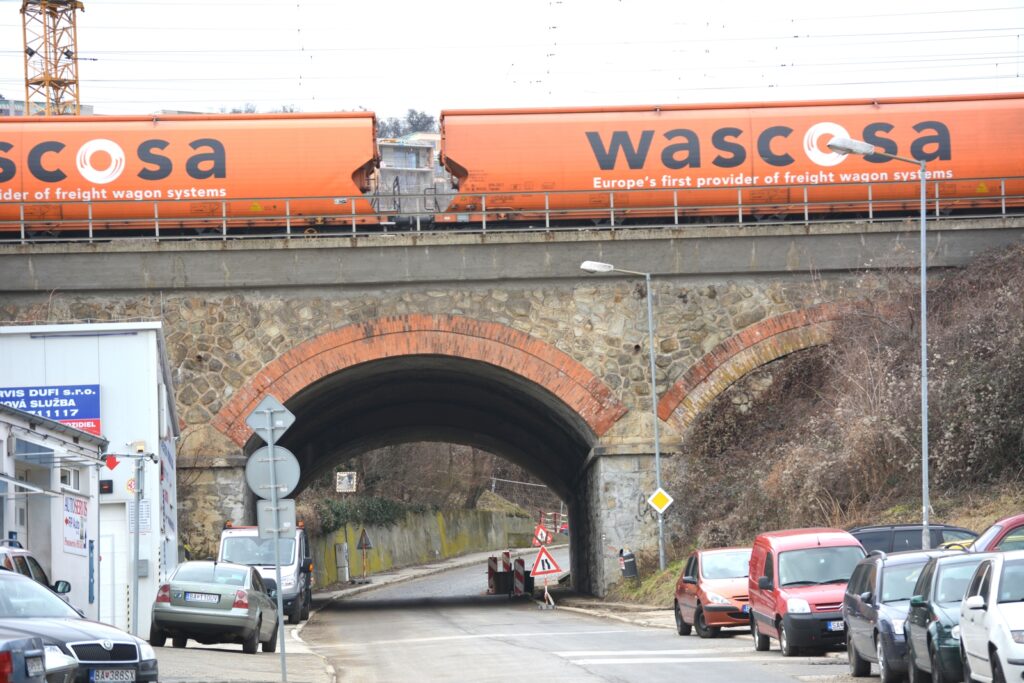 pozsony-vasuti-feluljaro (13)