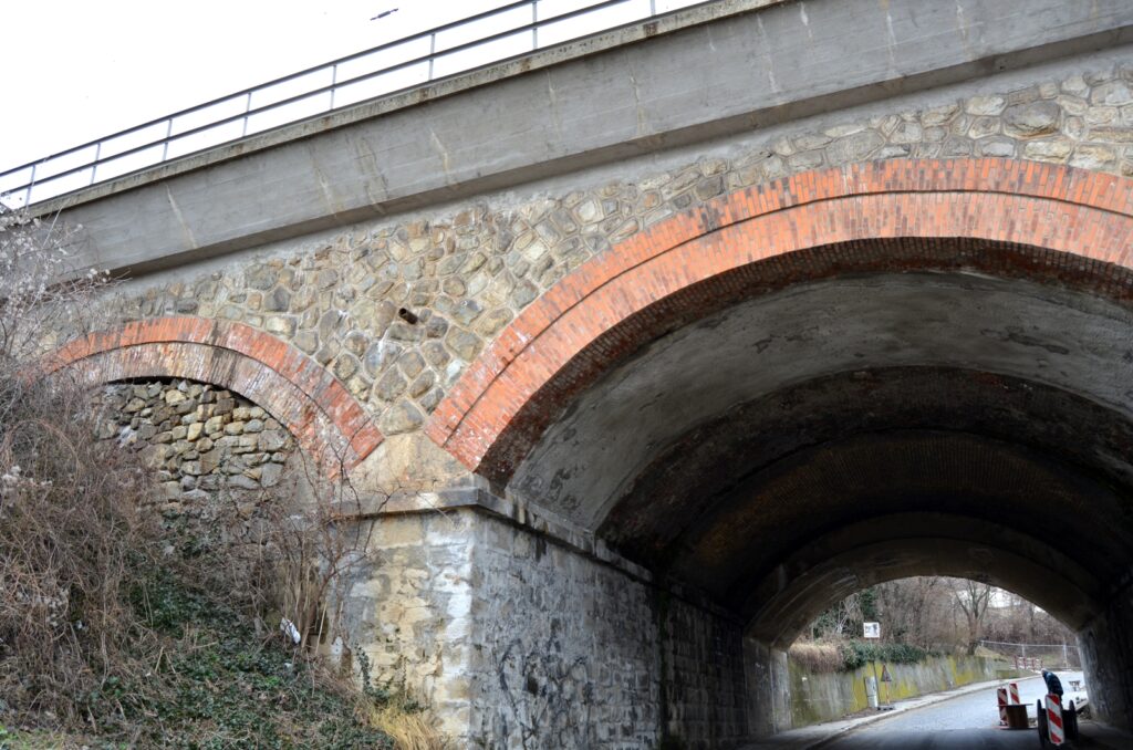 pozsony-vasuti-feluljaro (6)