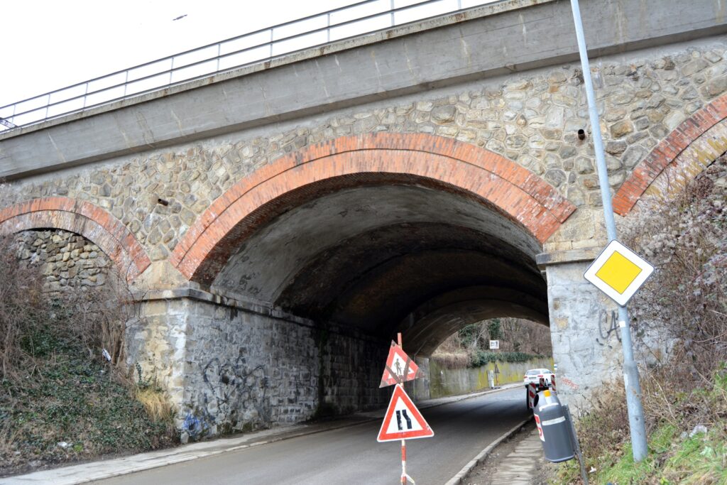 pozsony-vasuti-feluljaro (3)