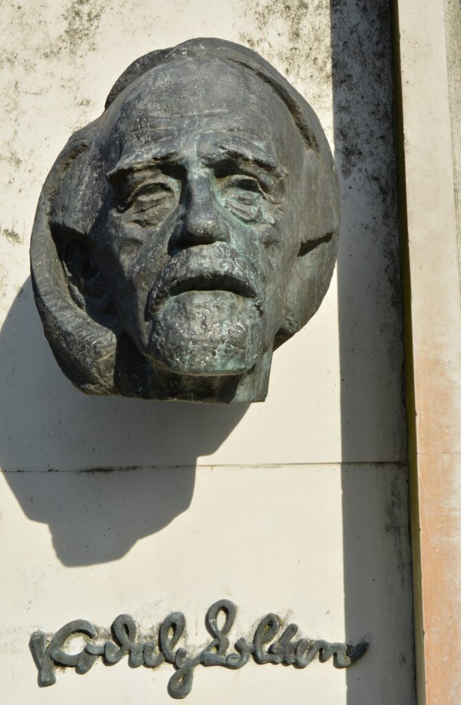 galanta-kodaly-zoltan-szobra (4)