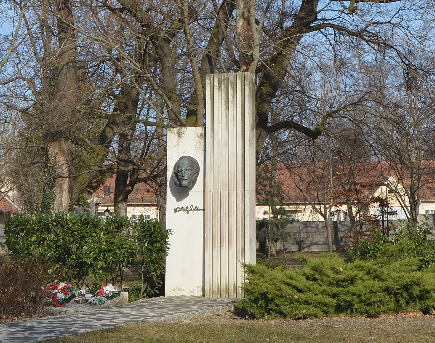 galanta-kodaly-zoltan-szobra (1)