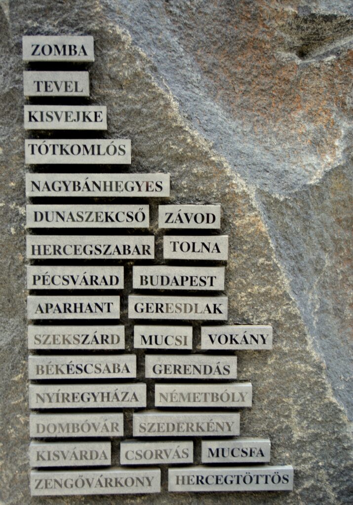 alsoszeli-irasos-emlek-kitelepites-emlekmuve (10)