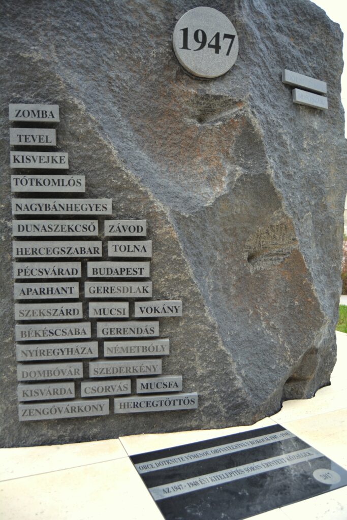 alsoszeli-irasos-emlek-kitelepites-emlekmuve (9)