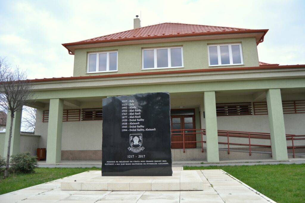 alsoszeli-irasos-emlek-kitelepites-emlekmuve (2)