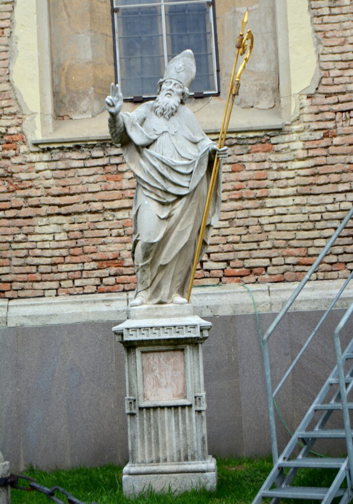 nagyszombat-szent-adalbert-szobor (2)